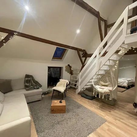 Petit Duplex Cosy Coup De Coeur, Dans Ferme De Charme Du 18 E Siecle Au Milieu Des Champs * Bossut-Gottechain