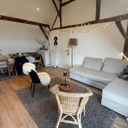 Petit Duplex Cosy Coup De Coeur, Dans Ferme De Charme Du 18 E Siecle Au Milieu Des Champs * Bossut-Gottechain