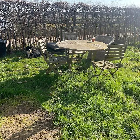 Petit Duplex Cosy Coup De Coeur, Dans Ferme De Charme Du 18 E Siecle Au Milieu Des Champs Bossut-Gottechain